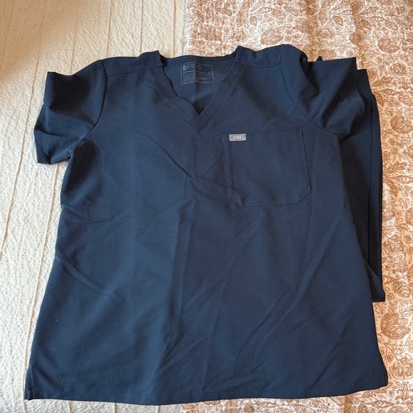 Woman’s Figs Scrub Set, Night Sky - Picture 2 of 6